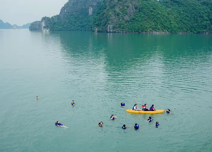  Rita Cruise Hạ Long
