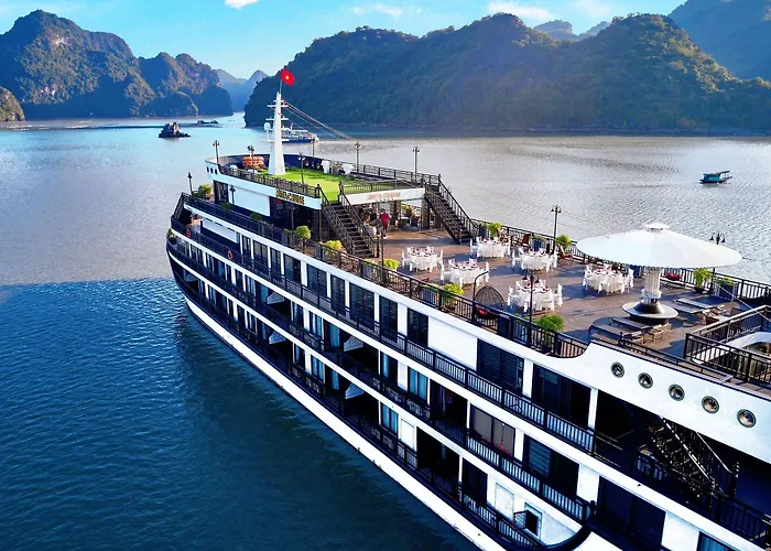 Rita Cruise  Hạ Long