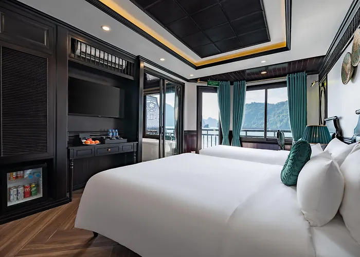  Rita Cruise Hạ Long