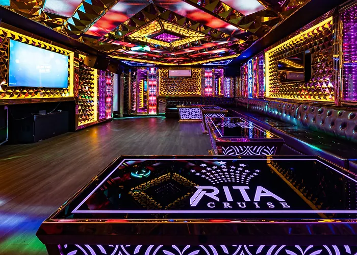 Rita Cruise  下龍